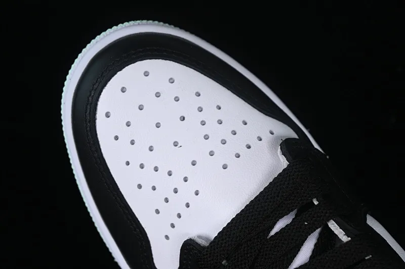 All categories Air Jordan Jordan series basketball shoes Air Jordan 1 High Air Jordan 1 Retro High OG "Lgloo" AJ1 Joe 1 mint green high-top basketball shoes 861428-100
